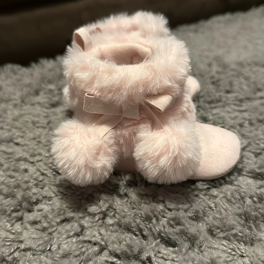 NWOT Stepping Stones Pink Fur Boots